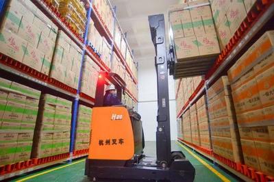 川內(nèi)首家中糧食用油工廠復(fù)工，日產(chǎn)200噸保障食用油供應(yīng)